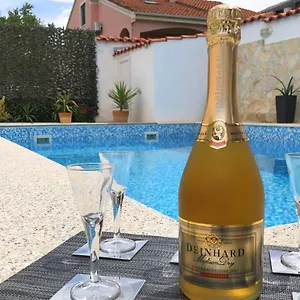 Sanda Villa